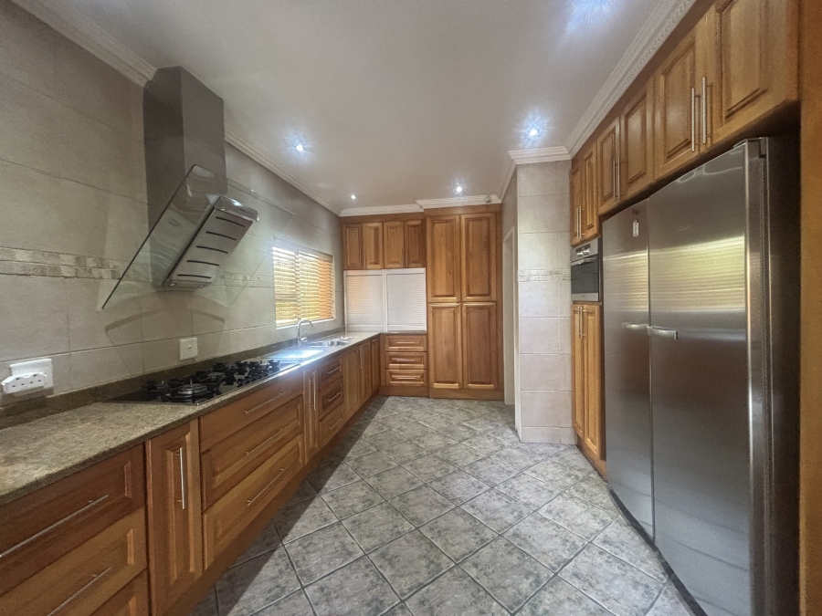 8 Bedroom Property for Sale in Die Heuwel Mpumalanga