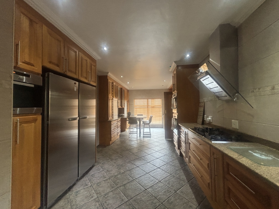 8 Bedroom Property for Sale in Die Heuwel Mpumalanga