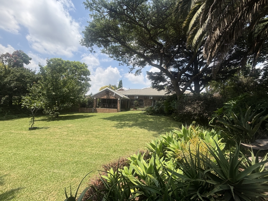8 Bedroom Property for Sale in Die Heuwel Mpumalanga