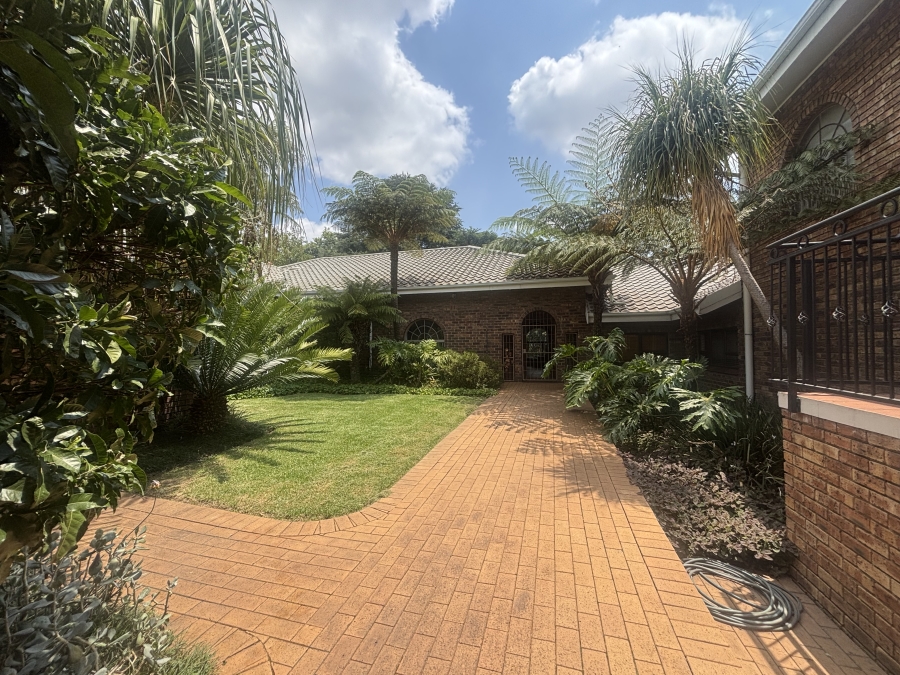 8 Bedroom Property for Sale in Die Heuwel Mpumalanga