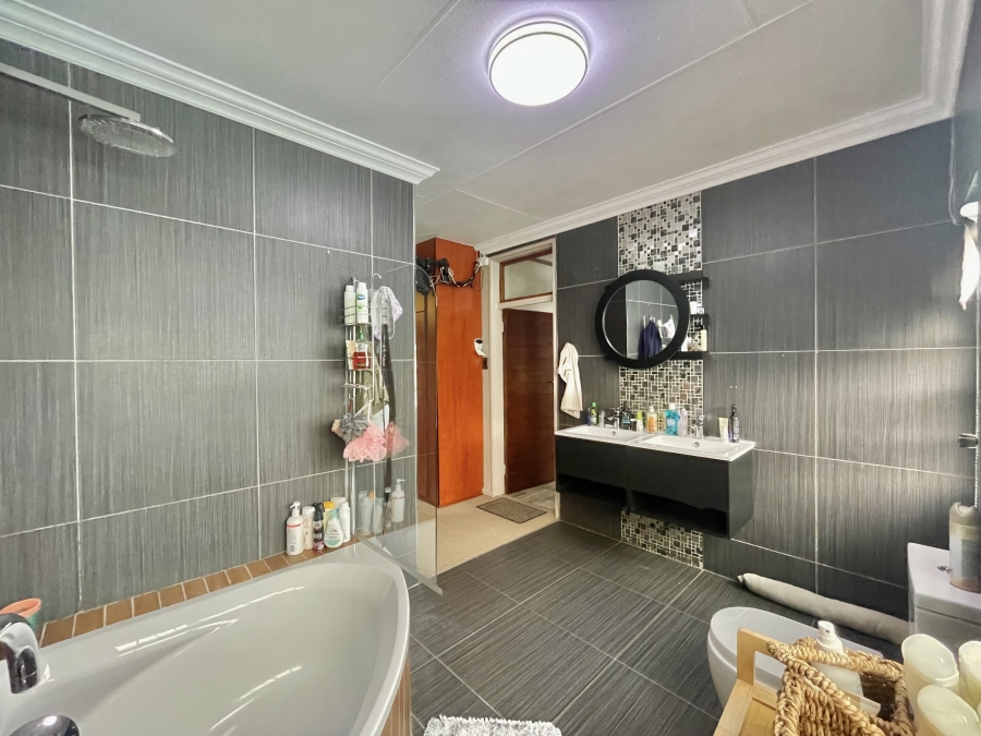 4 Bedroom Property for Sale in Secunda Mpumalanga