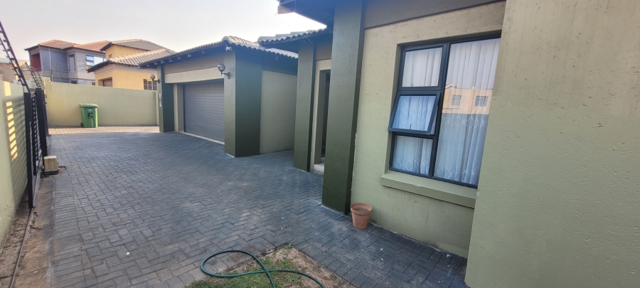 4 Bedroom Property for Sale in Aerorand Mpumalanga