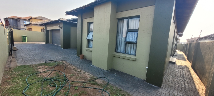 4 Bedroom Property for Sale in Aerorand Mpumalanga