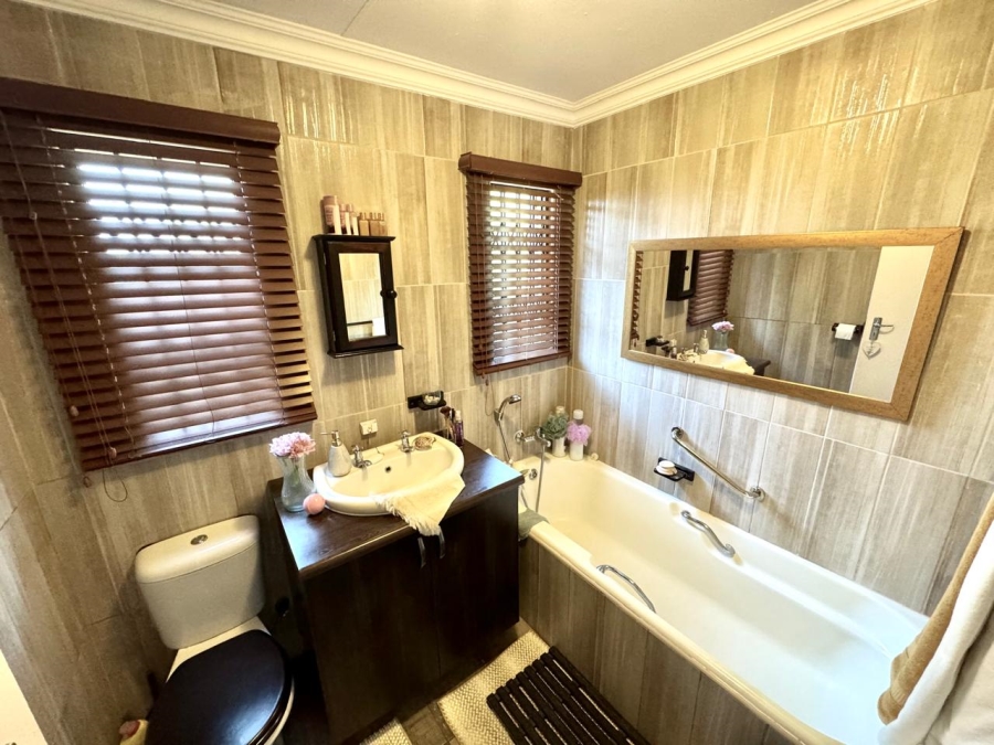 3 Bedroom Property for Sale in Kruinpark Mpumalanga