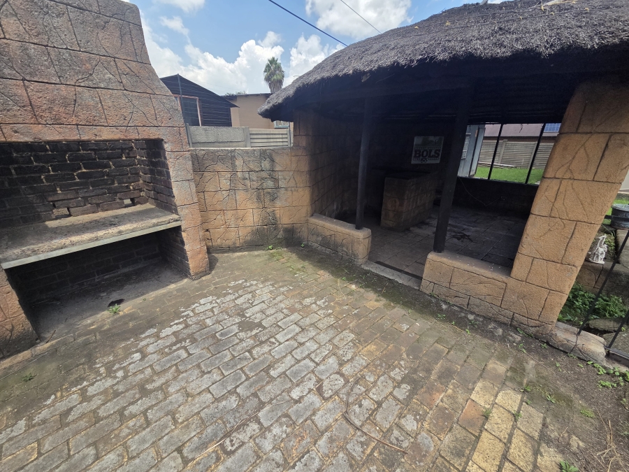 Commercial Property for Sale in Witbank Ext 16 Mpumalanga