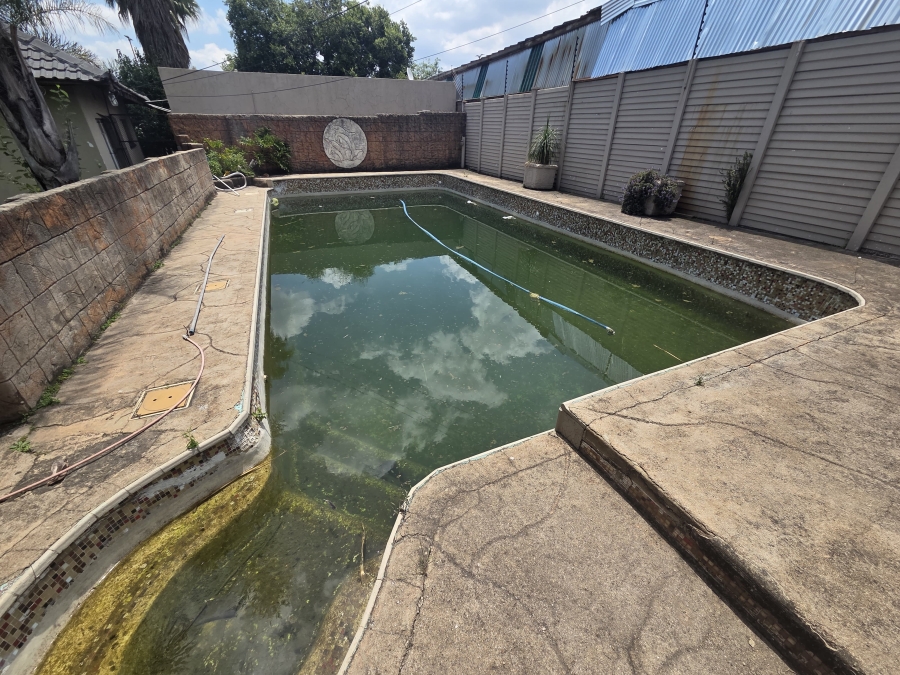 Commercial Property for Sale in Witbank Ext 16 Mpumalanga