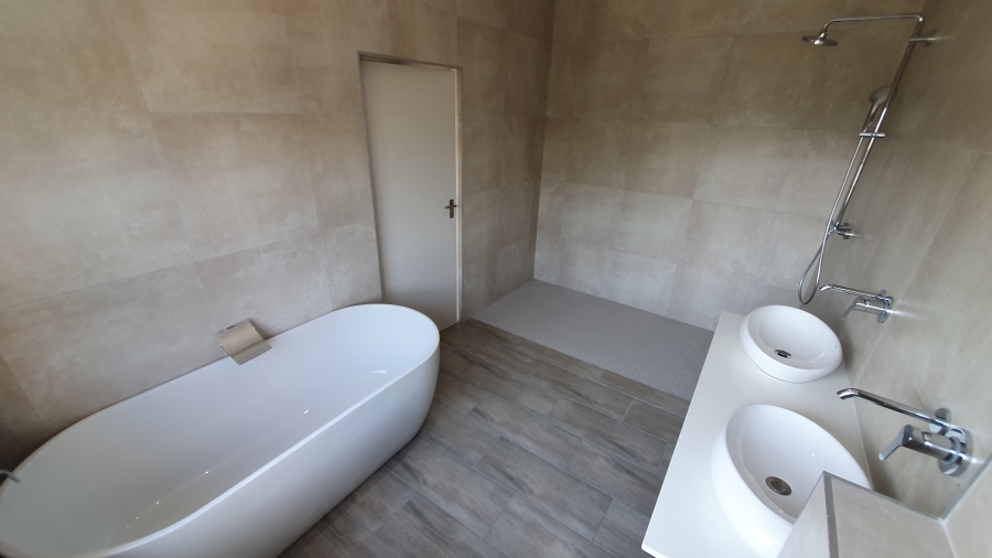 To Let 4 Bedroom Property for Rent in Riverside Park Mpumalanga