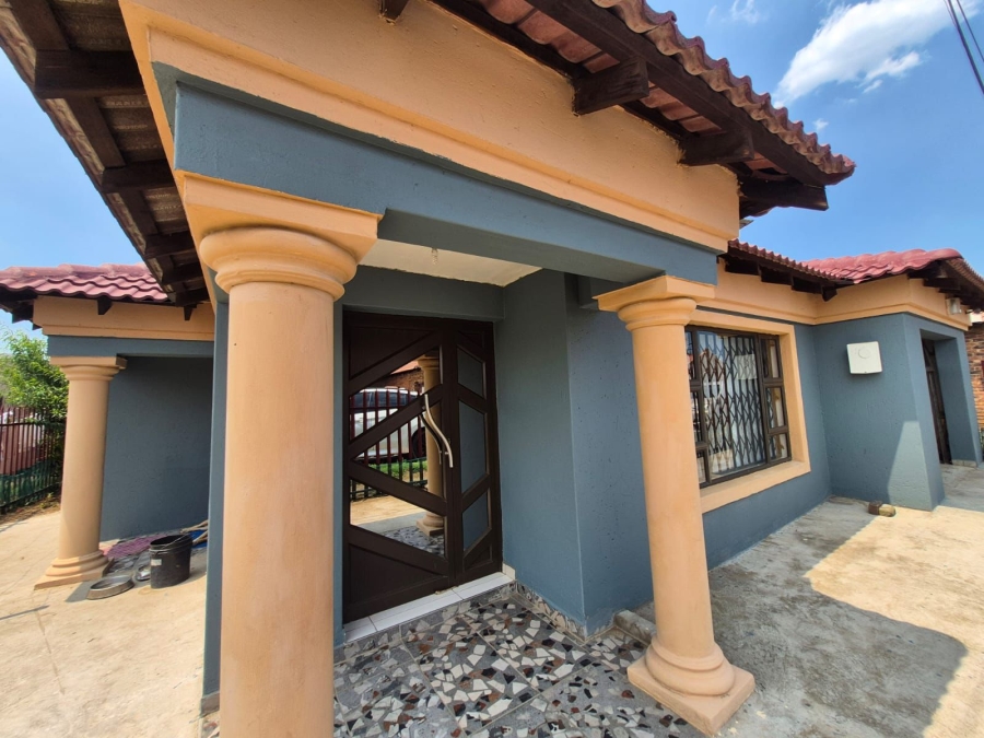 4 Bedroom Property for Sale in Embalenhle Ext 12 Mpumalanga