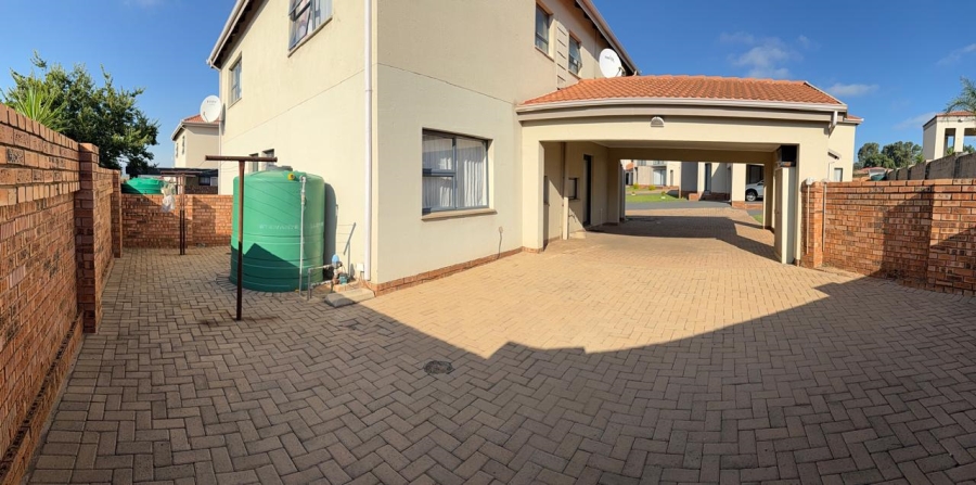 To Let 3 Bedroom Property for Rent in Jackaroo Park Mpumalanga