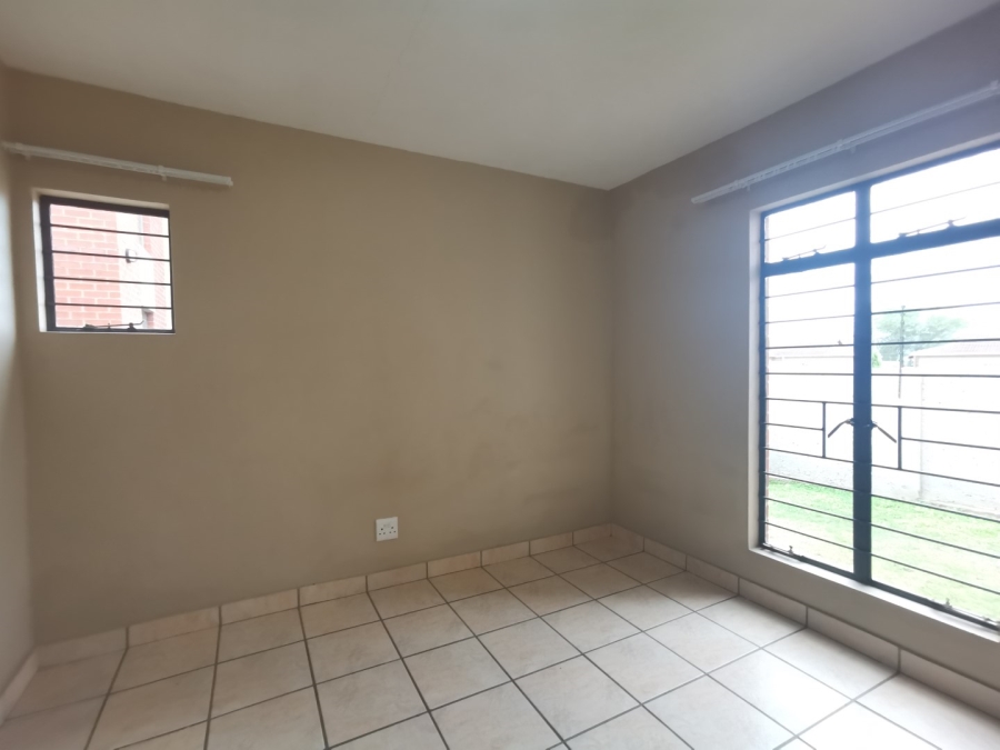 To Let 1 Bedroom Property for Rent in Nelspruit Ext 29 Mpumalanga