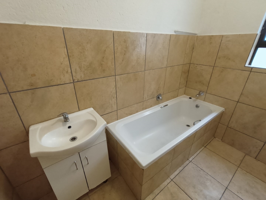 To Let 2 Bedroom Property for Rent in Stonehenge Ext 1 Mpumalanga