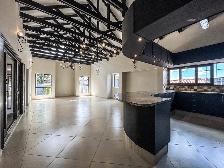 6 Bedroom Property for Sale in Sonheuwel Ext 1 Mpumalanga