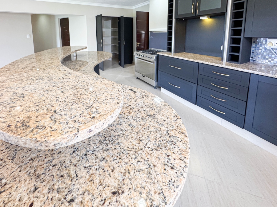 6 Bedroom Property for Sale in Sonheuwel Ext 1 Mpumalanga