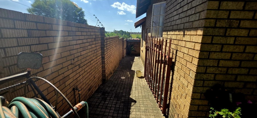 4 Bedroom Property for Sale in Die Heuwel Ext 4 Mpumalanga