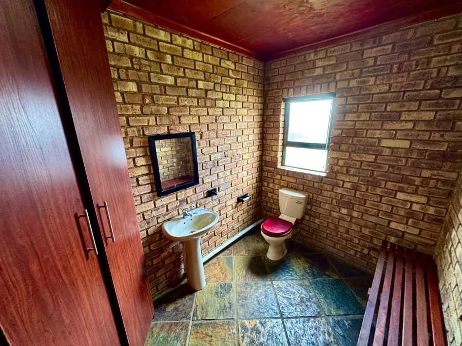 5 Bedroom Property for Sale in Ben Fleur Mpumalanga