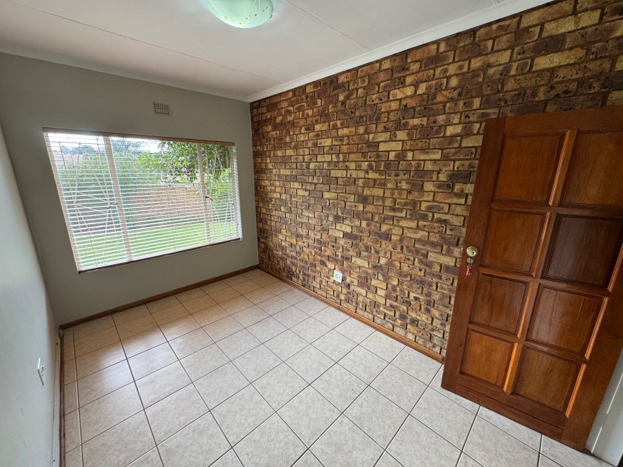 5 Bedroom Property for Sale in Ben Fleur Mpumalanga