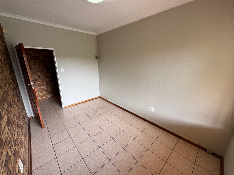 5 Bedroom Property for Sale in Ben Fleur Mpumalanga