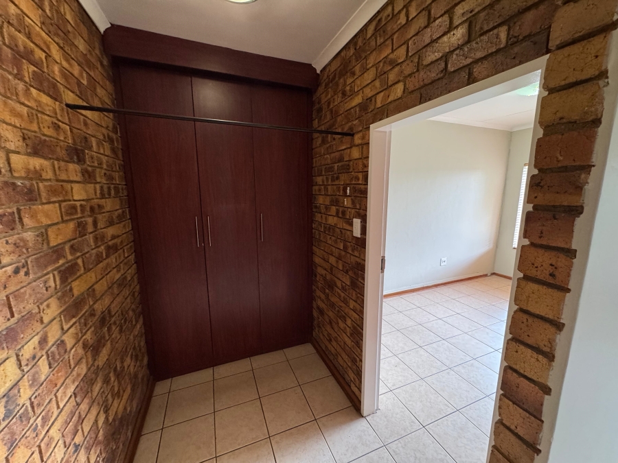 5 Bedroom Property for Sale in Ben Fleur Mpumalanga