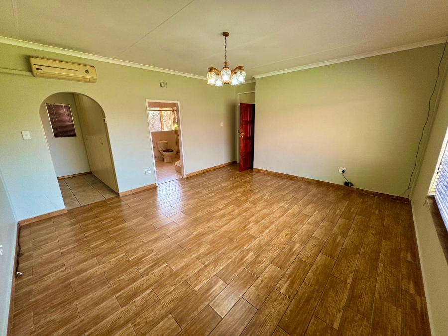 5 Bedroom Property for Sale in Ben Fleur Mpumalanga