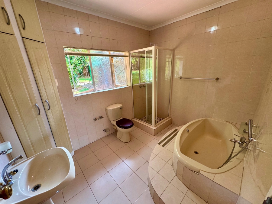 5 Bedroom Property for Sale in Ben Fleur Mpumalanga