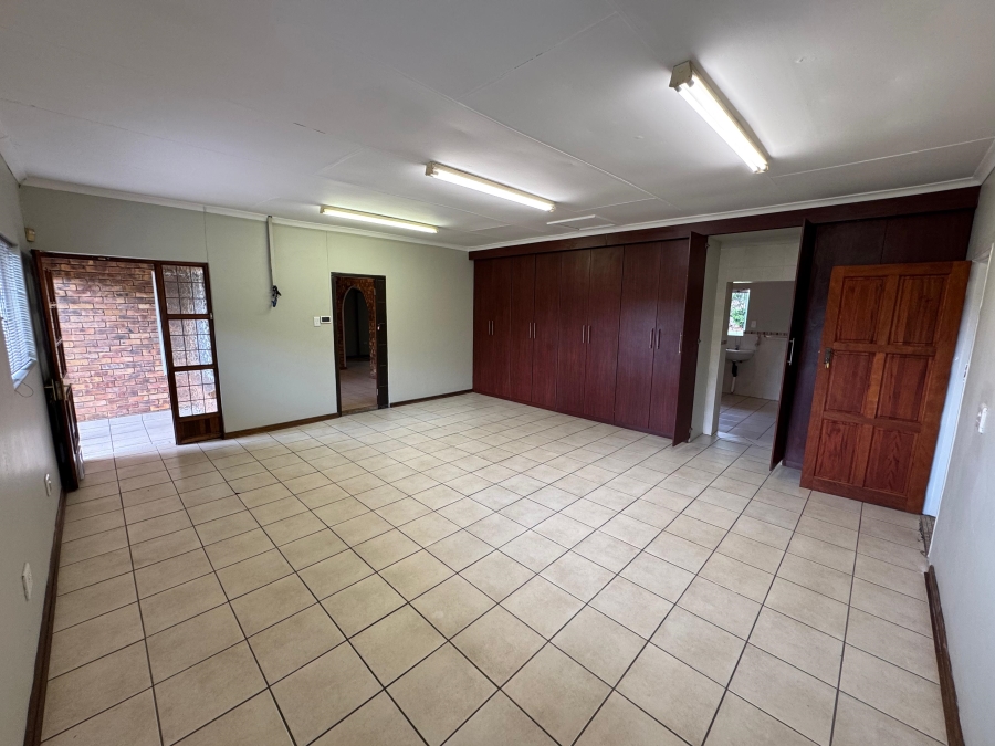 5 Bedroom Property for Sale in Ben Fleur Mpumalanga