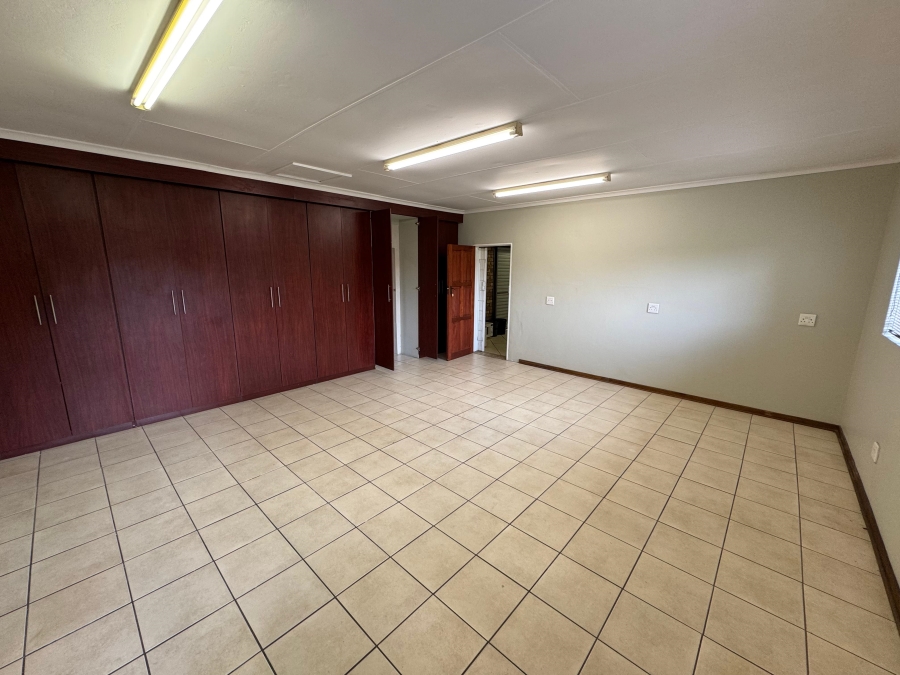 5 Bedroom Property for Sale in Ben Fleur Mpumalanga