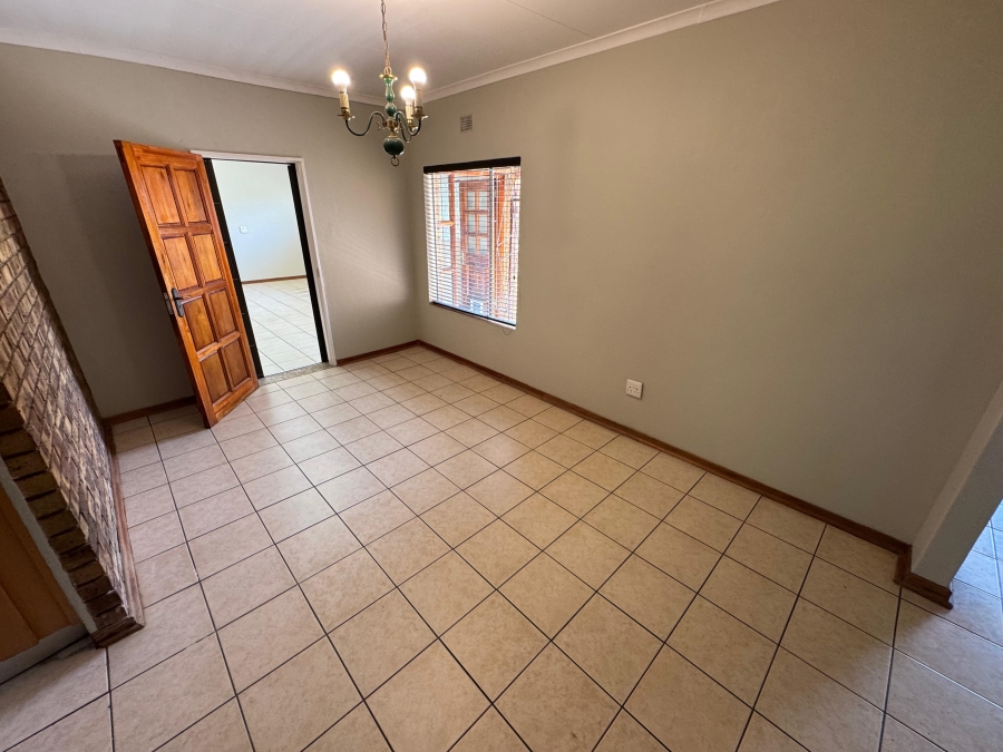 5 Bedroom Property for Sale in Ben Fleur Mpumalanga