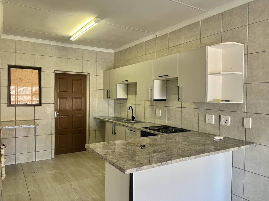 To Let 2 Bedroom Property for Rent in Stonehenge Mpumalanga