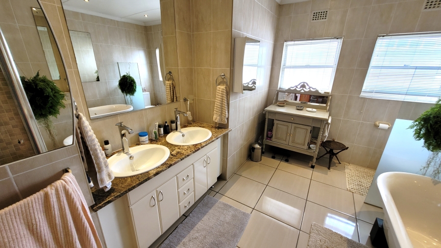 4 Bedroom Property for Sale in Steiltes Mpumalanga