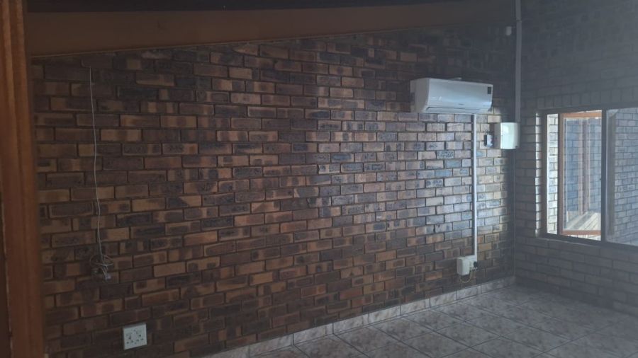 To Let commercial Property for Rent in Nelspruit Industrial Mpumalanga