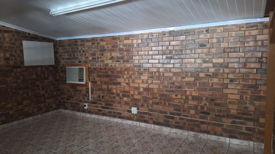 To Let commercial Property for Rent in Nelspruit Industrial Mpumalanga