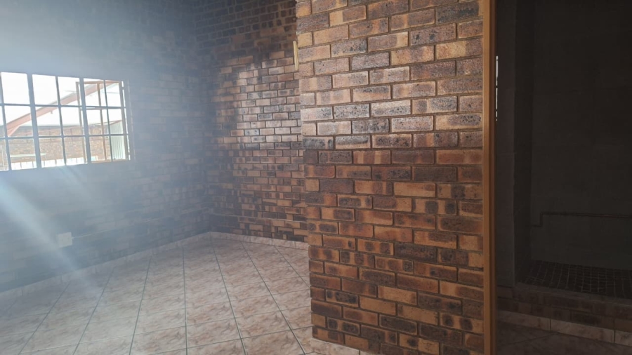 To Let commercial Property for Rent in Nelspruit Industrial Mpumalanga