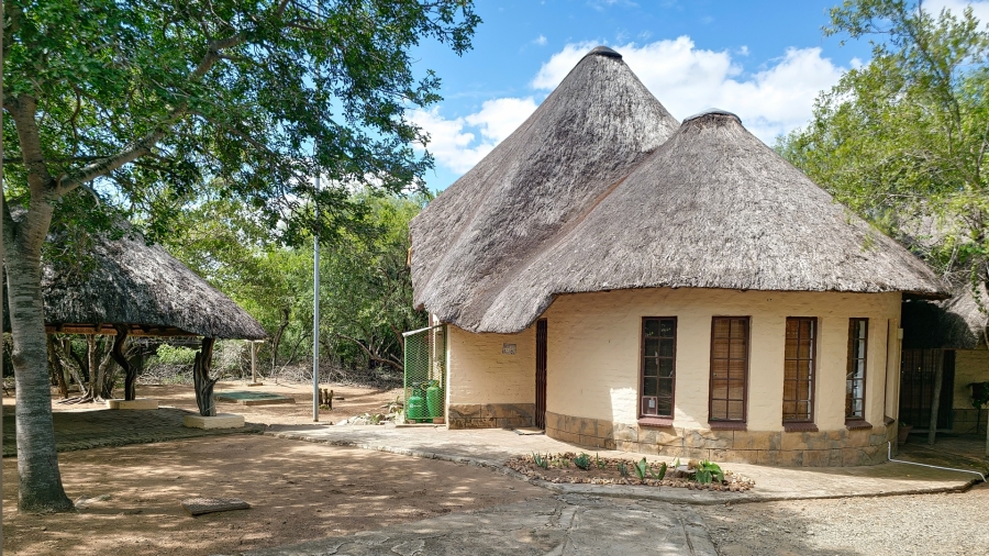 5 Bedroom Property for Sale in Marloth Park Mpumalanga
