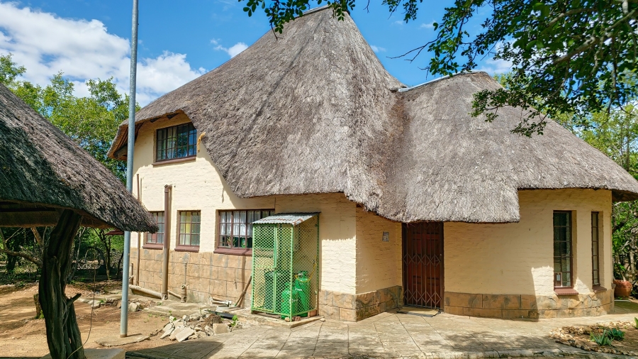 5 Bedroom Property for Sale in Marloth Park Mpumalanga