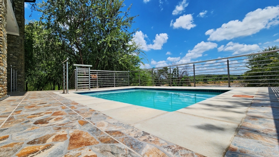 5 Bedroom Property for Sale in Marloth Park Mpumalanga