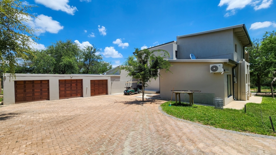 5 Bedroom Property for Sale in Marloth Park Mpumalanga