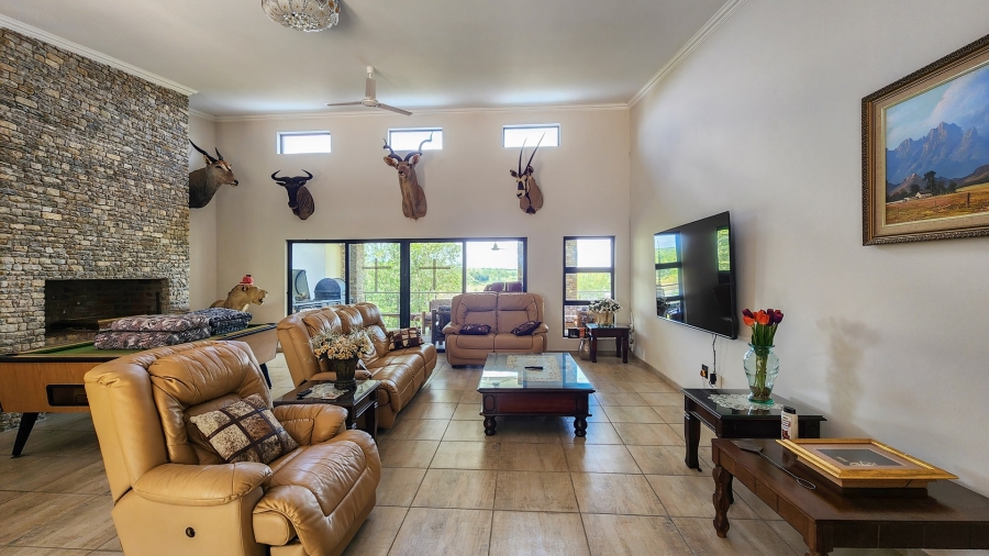 5 Bedroom Property for Sale in Marloth Park Mpumalanga