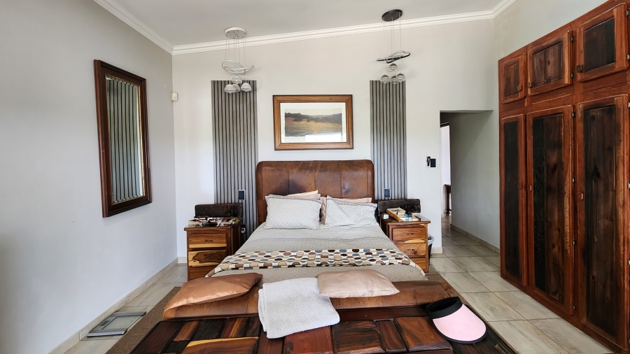 5 Bedroom Property for Sale in Marloth Park Mpumalanga