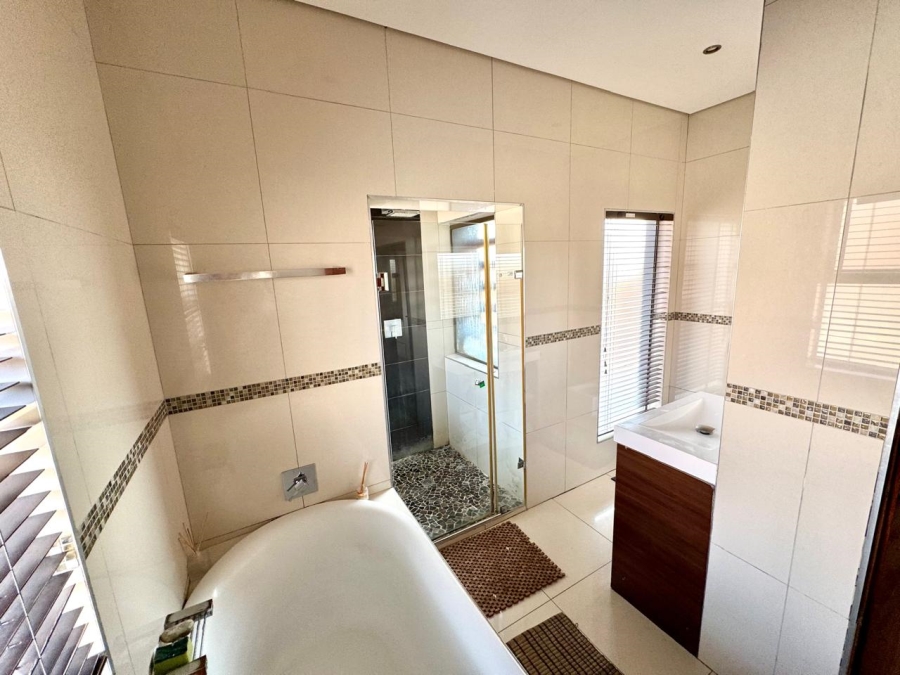 5 Bedroom Property for Sale in Noordrand Mpumalanga