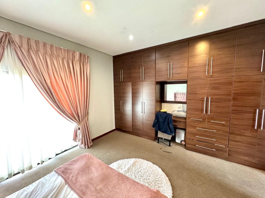 5 Bedroom Property for Sale in Noordrand Mpumalanga