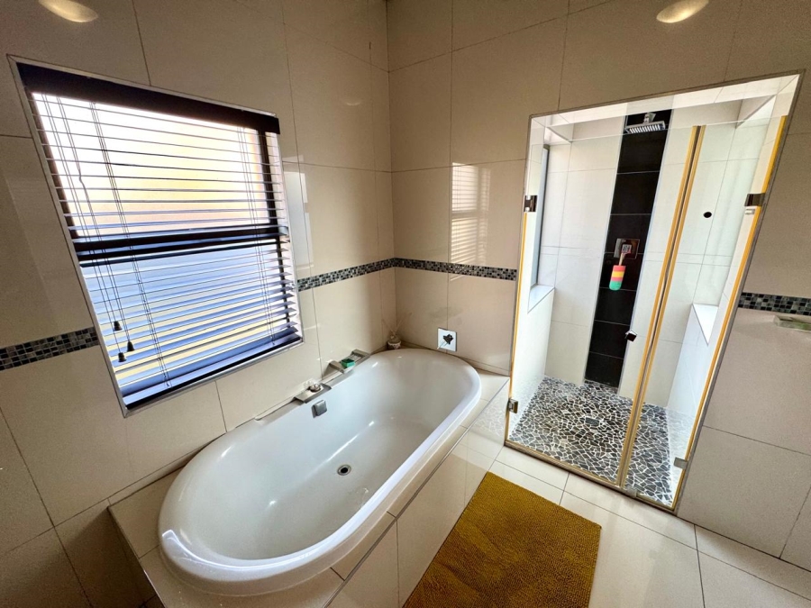 5 Bedroom Property for Sale in Noordrand Mpumalanga