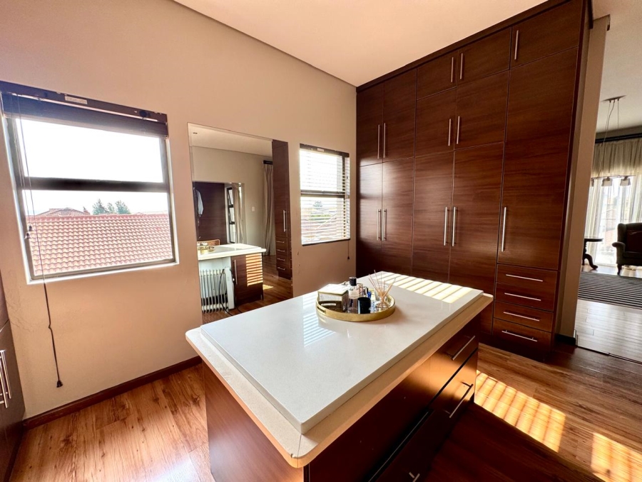 5 Bedroom Property for Sale in Noordrand Mpumalanga