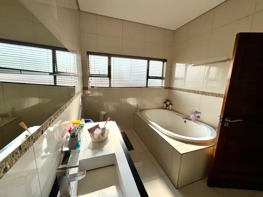 5 Bedroom Property for Sale in Noordrand Mpumalanga