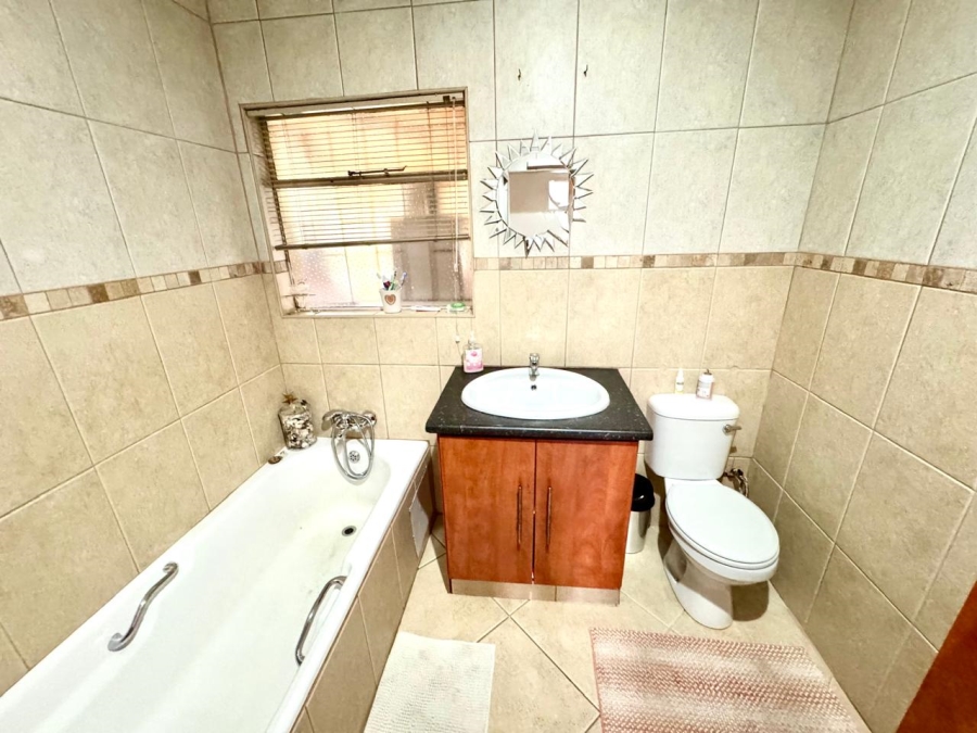 4 Bedroom Property for Sale in Sunset Park Mpumalanga