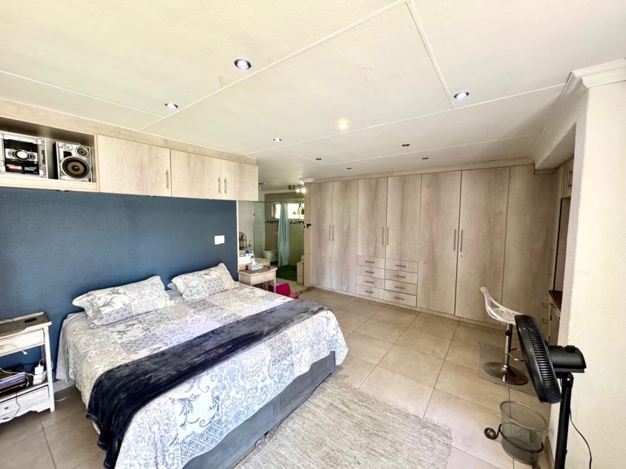 4 Bedroom Property for Sale in Sunset Park Mpumalanga