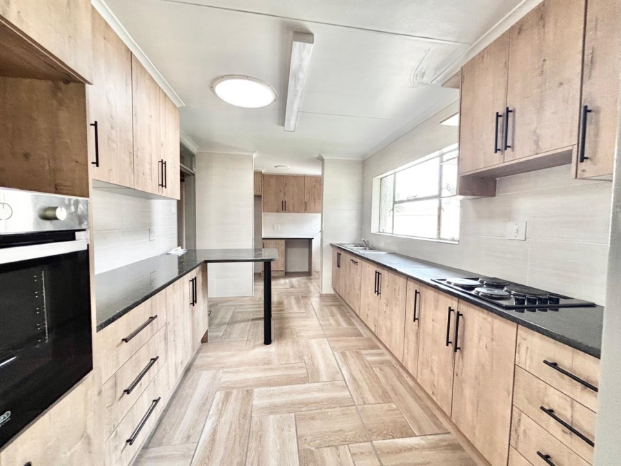 4 Bedroom Property for Sale in Kruinpark Mpumalanga