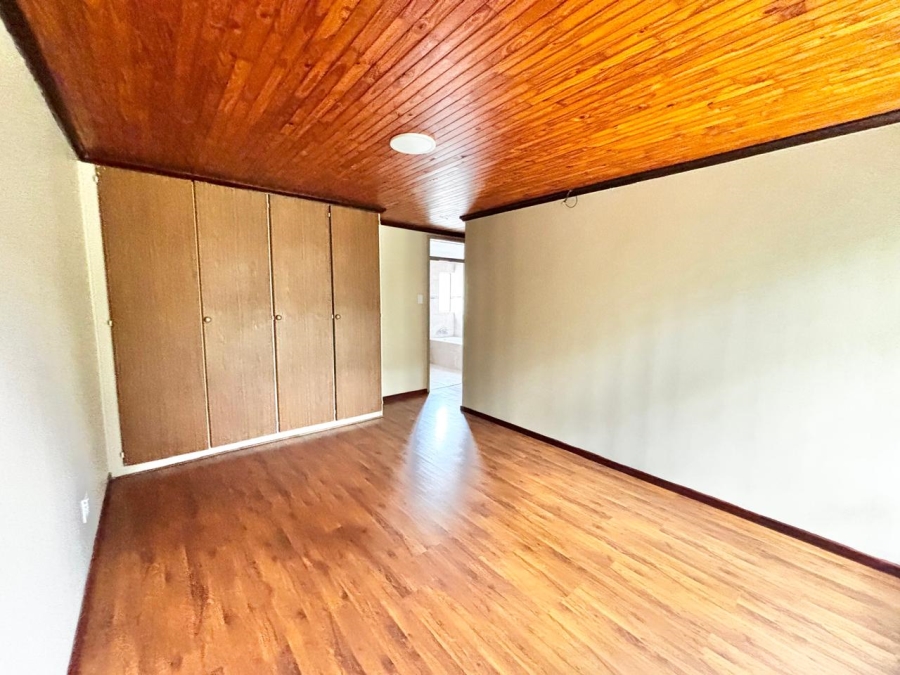 4 Bedroom Property for Sale in Kruinpark Mpumalanga