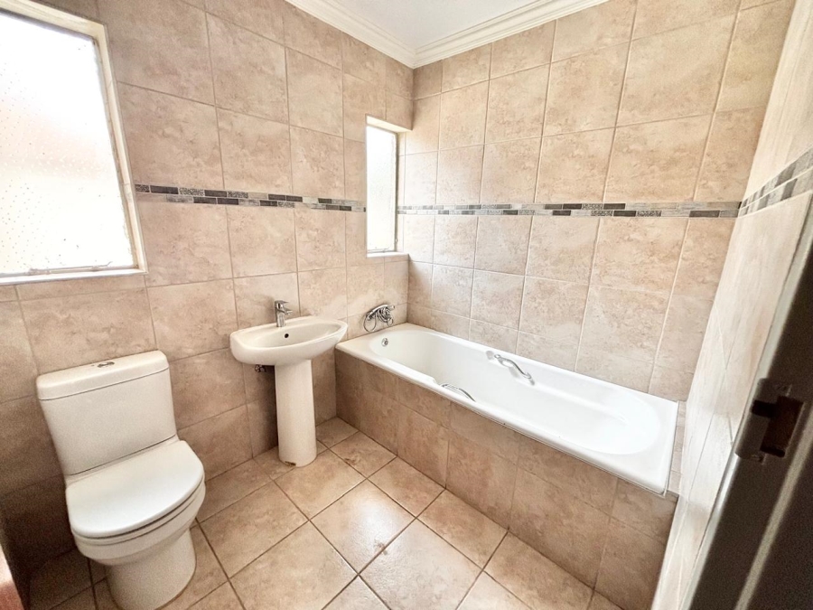 4 Bedroom Property for Sale in Kruinpark Mpumalanga