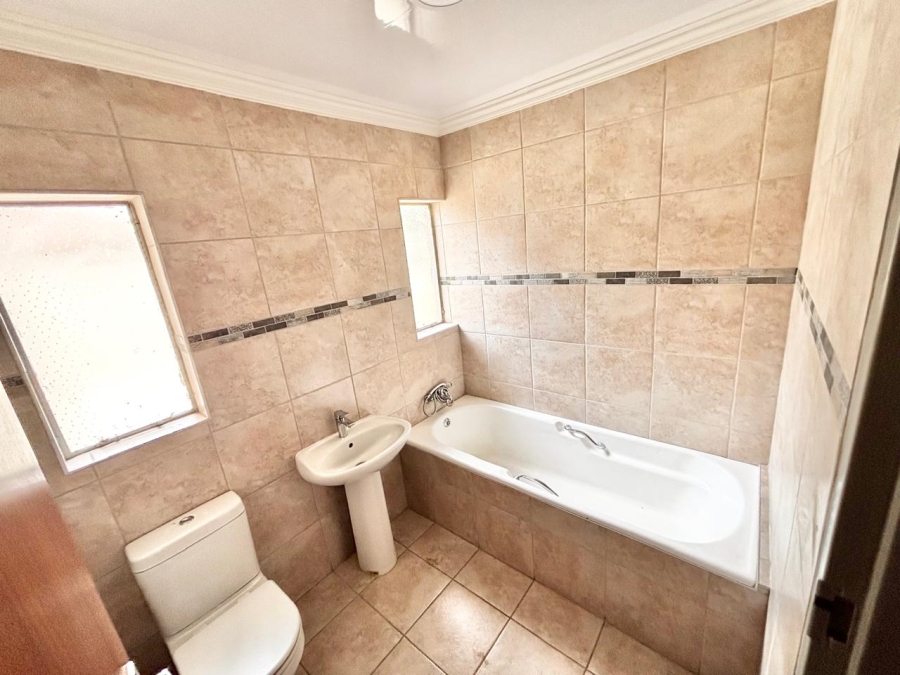 4 Bedroom Property for Sale in Kruinpark Mpumalanga