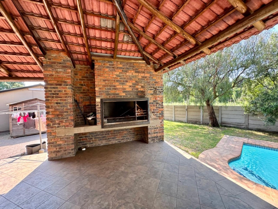 3 Bedroom Property for Sale in Cosmosrand Mpumalanga